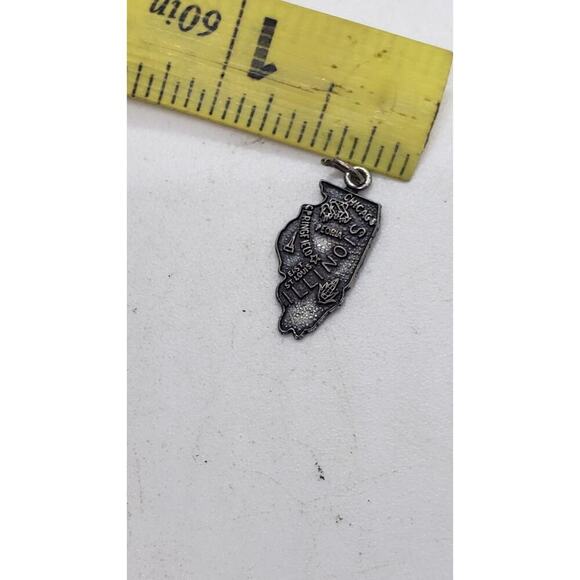 Vintage Illinois State Charm Sterling Silver Map Chicago & More souvenir Travel - Picture 4 of 4